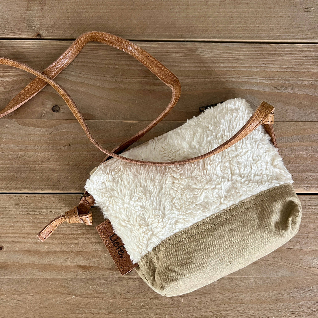 Hip Bag aus Khaki-Canvas und Baumwoll-Teddy